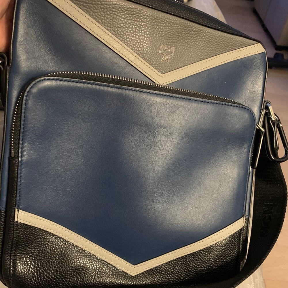 MCM Unique Shoulder Bag
Size 11 in x 10 in